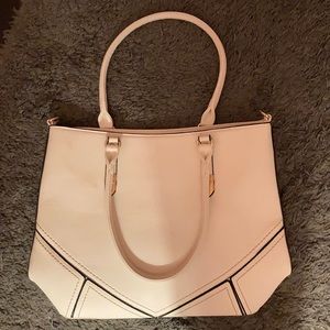 White no brand purse